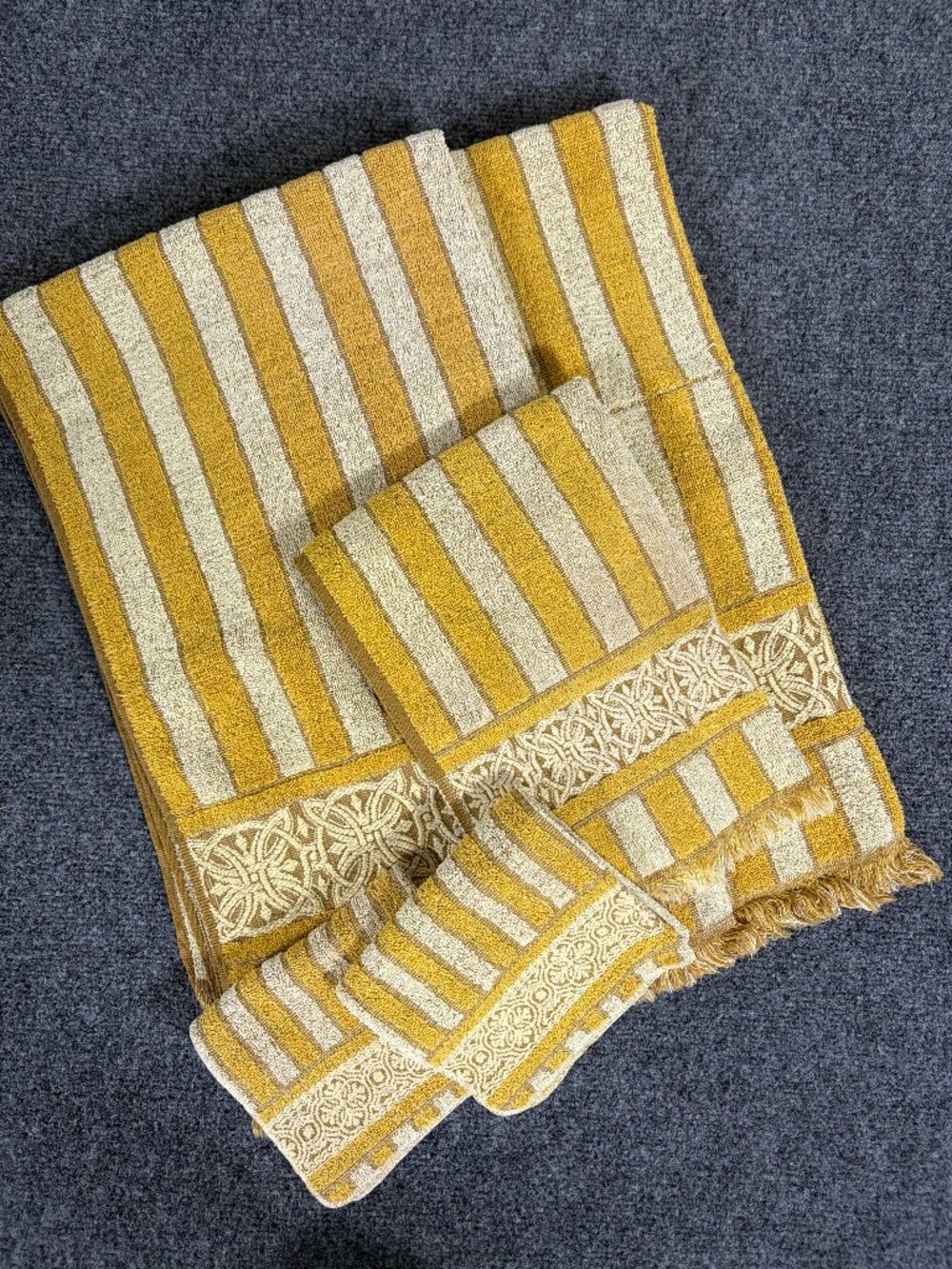 VTG Callaway Towel Set Bath Hand Washcloth Gold White Stripes Fringe Cotton MCM